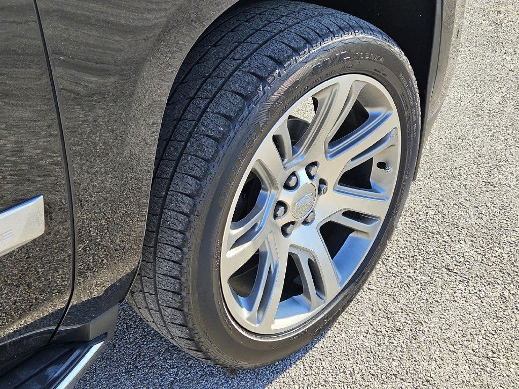 Used 2020 Cadillac Escalade Luxury RWD image 6