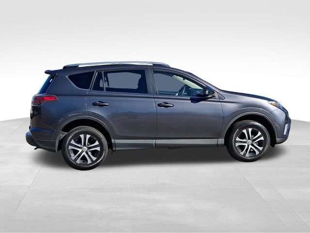 Used 2016 Toyota RAV4 LE image 9