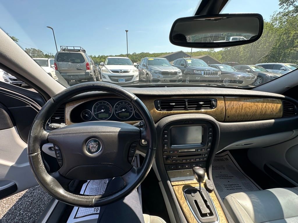 Used 2005 Jaguar S-TYPE R image 14