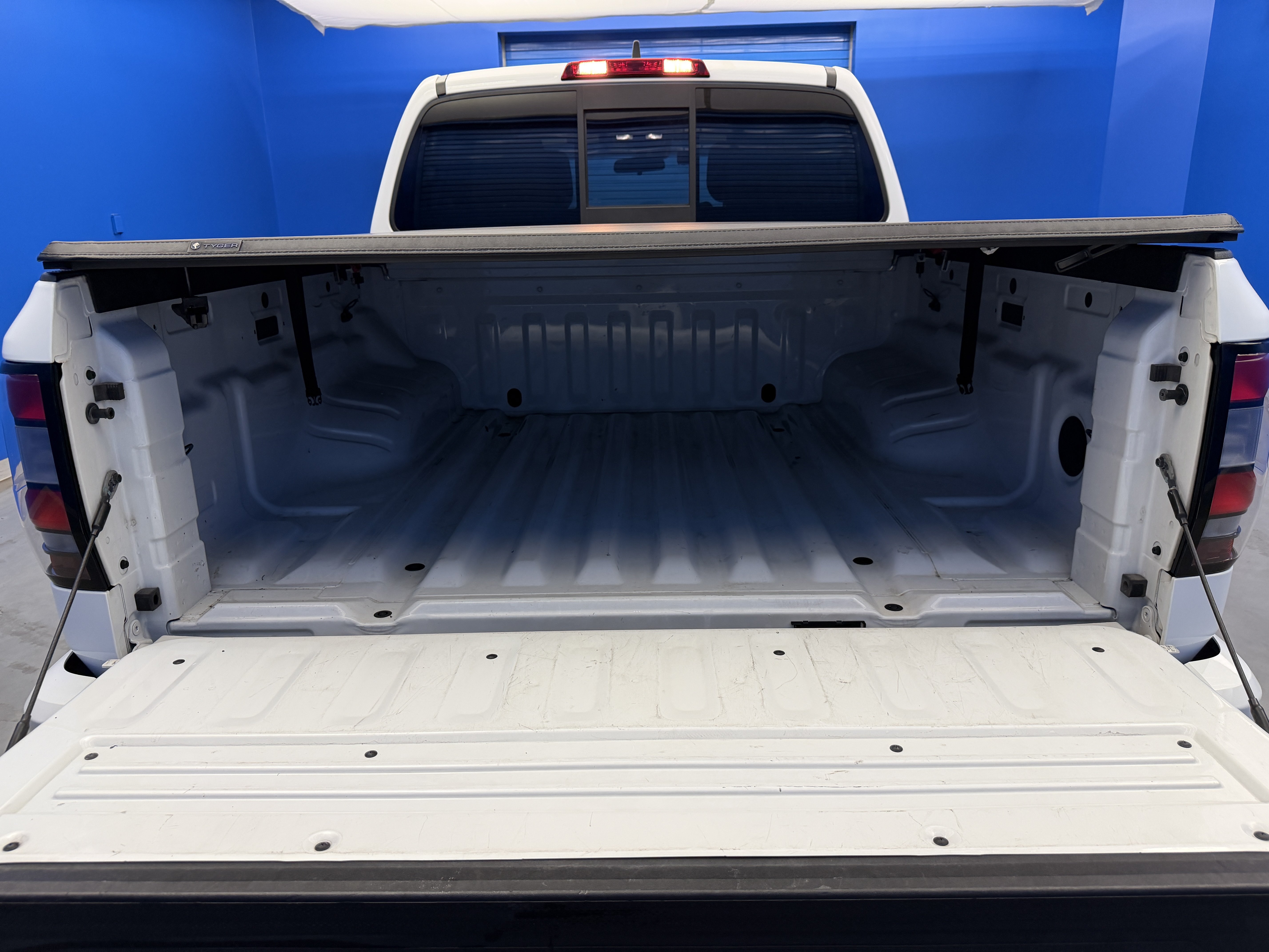 Used 2022 Nissan Frontier PRO-4X w/ Off-Road Protection Package AWD/4WD image 26