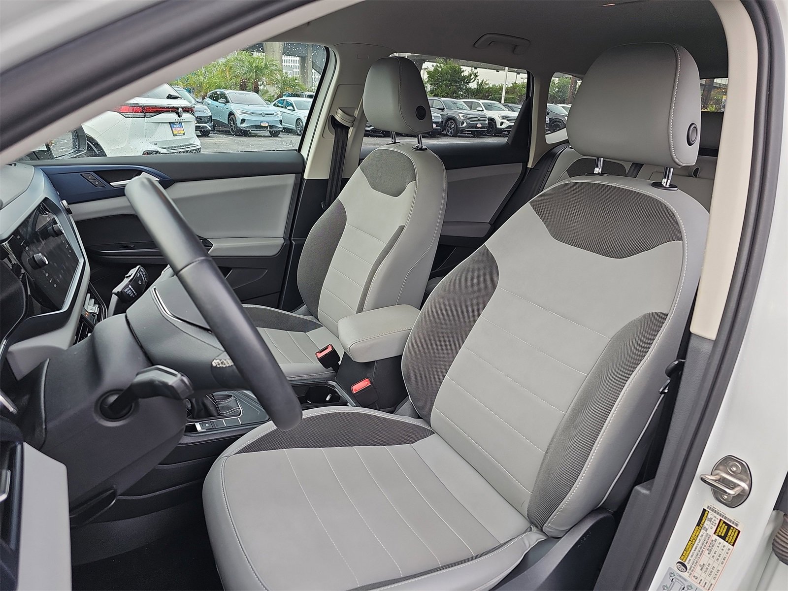 Used 2022 Volkswagen Taos SE image 13