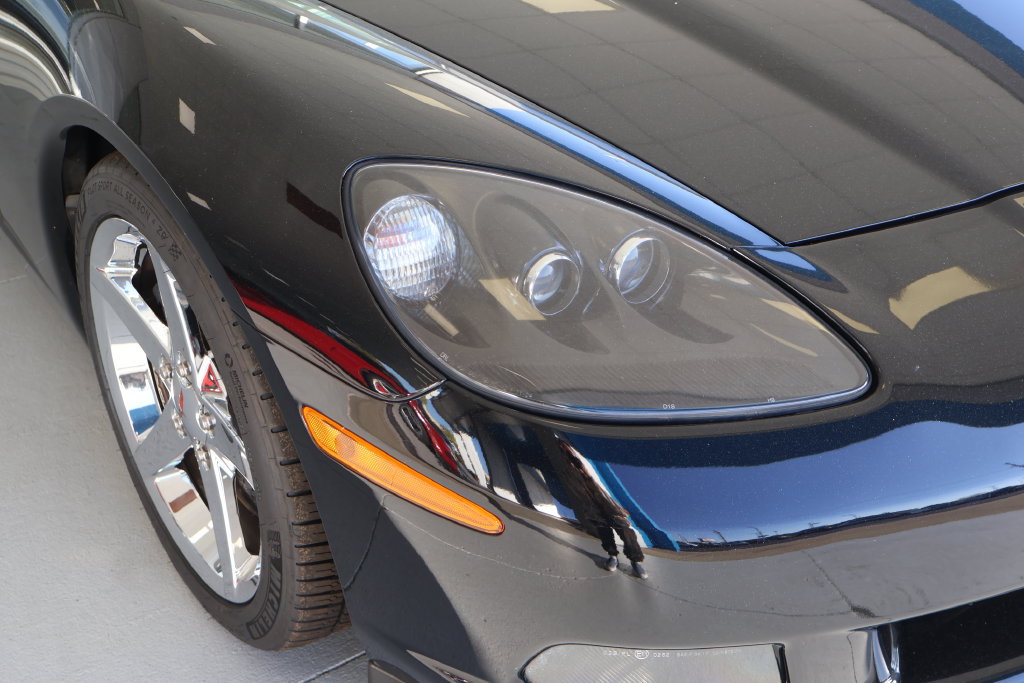 Used 2007 Chevrolet Corvette Coupe w/ Preferred Equipment Group RWD image 3