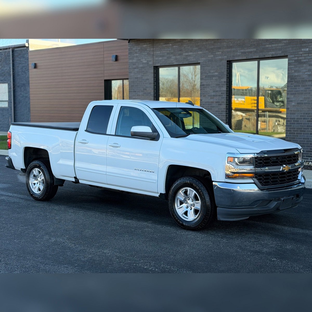 Used 2019 Chevrolet Silverado 1500 LT image 1