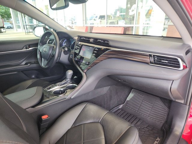 Certified 2018 Toyota Camry XLE FWD image 24
