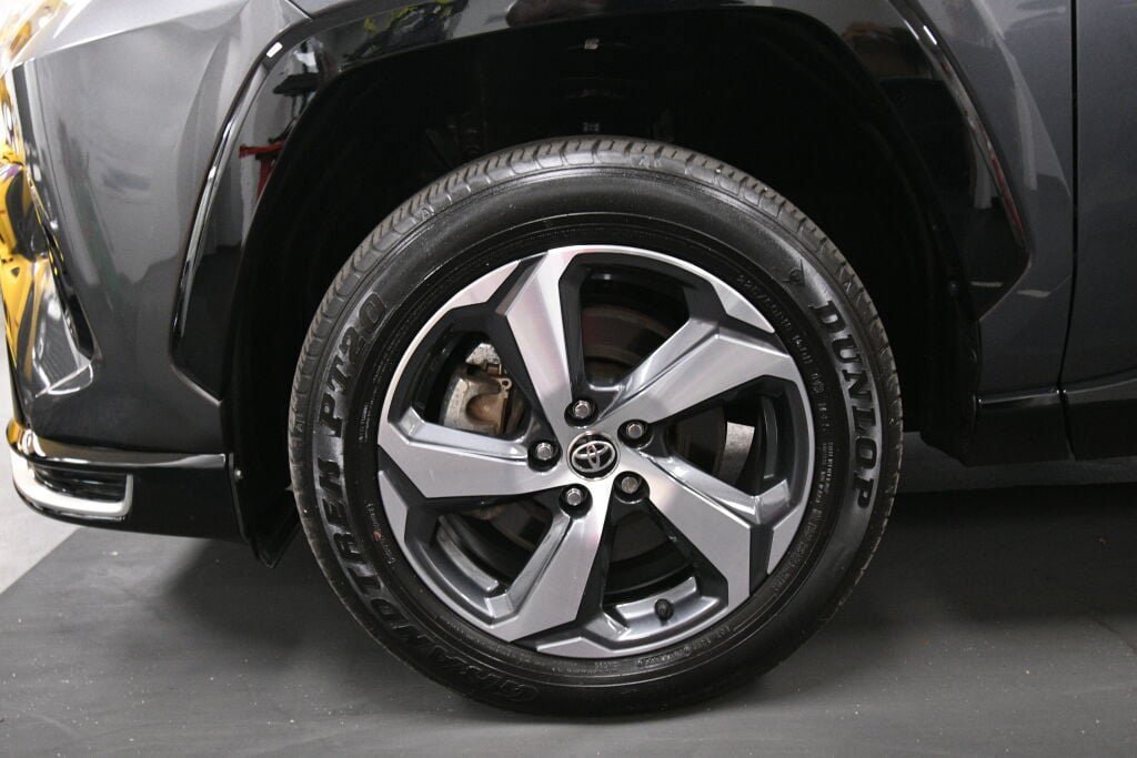 Used 2023 Toyota RAV4 SE w/ Weather & Moonroof Package AWD/4WD image 34