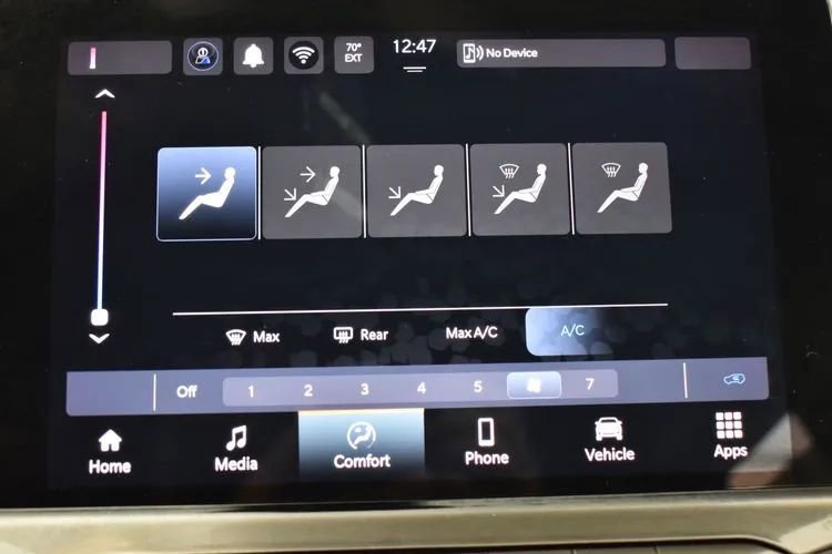 Used 2024 Jeep Compass Latitude AWD/4WD image 31