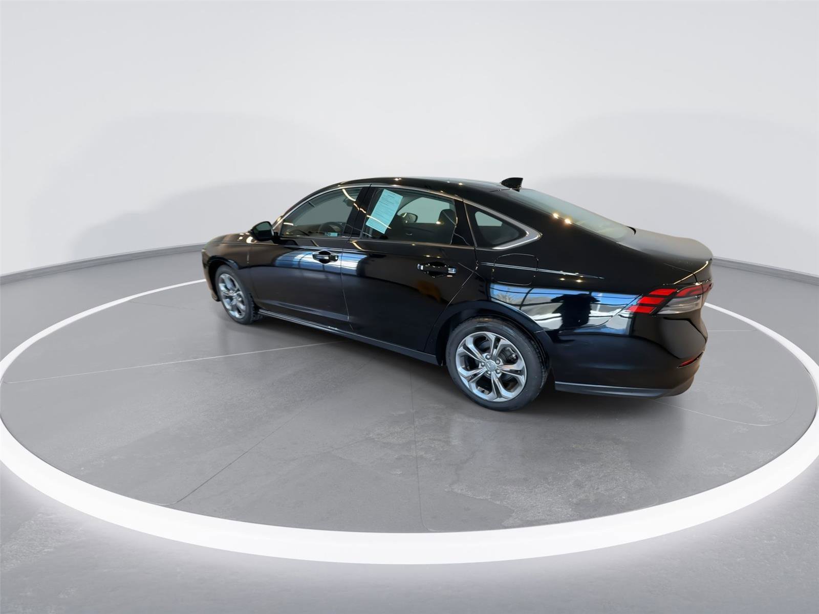 Used 2024 Honda Accord EX image 5