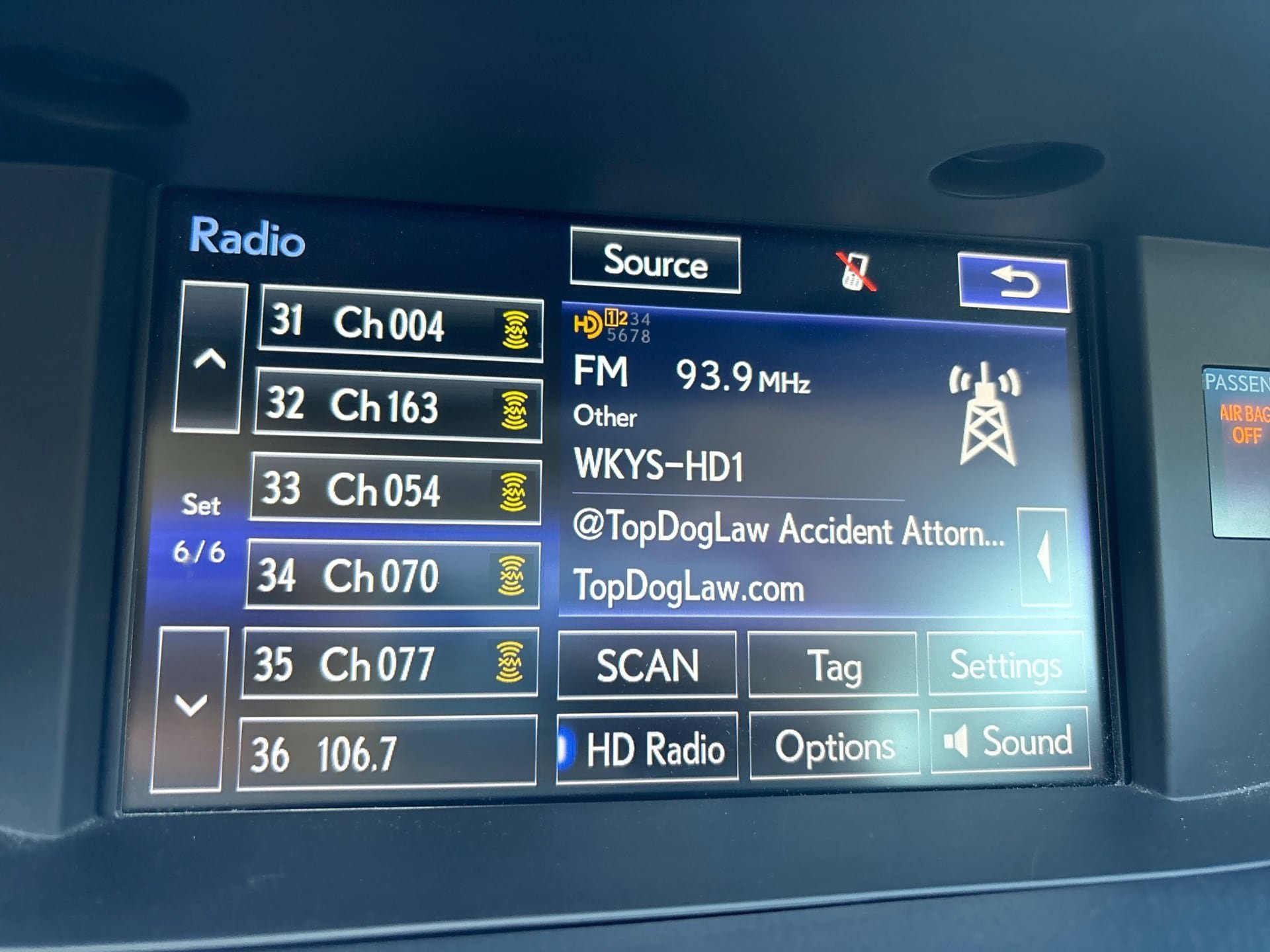 Used 2015 Lexus ES 300h w/ Navigation System Package FWD image 12
