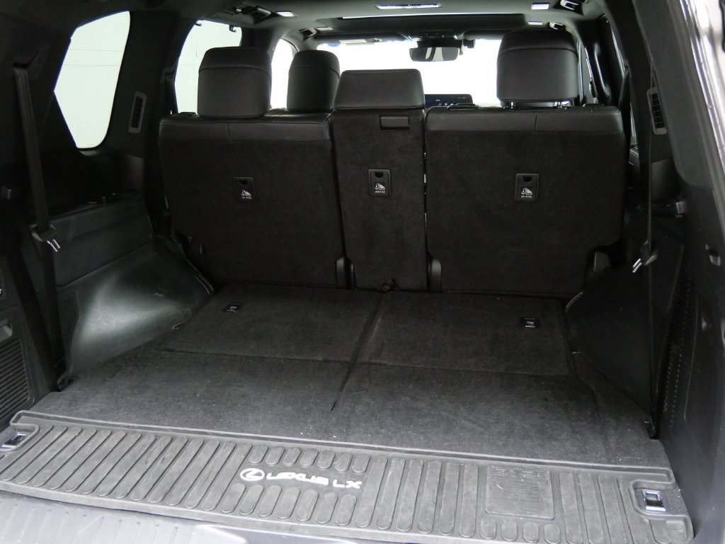 Used 2023 Lexus LX 600 4WD w/ Luxury Package image 6