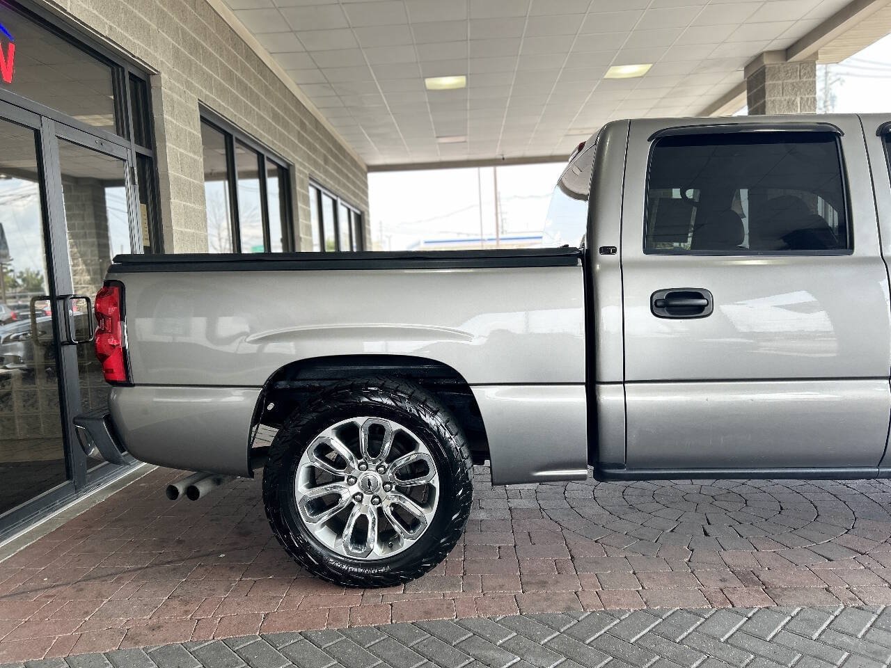 Used 2006 Chevrolet Silverado 1500 LT w/ Light Duty Power Package RWD image 16
