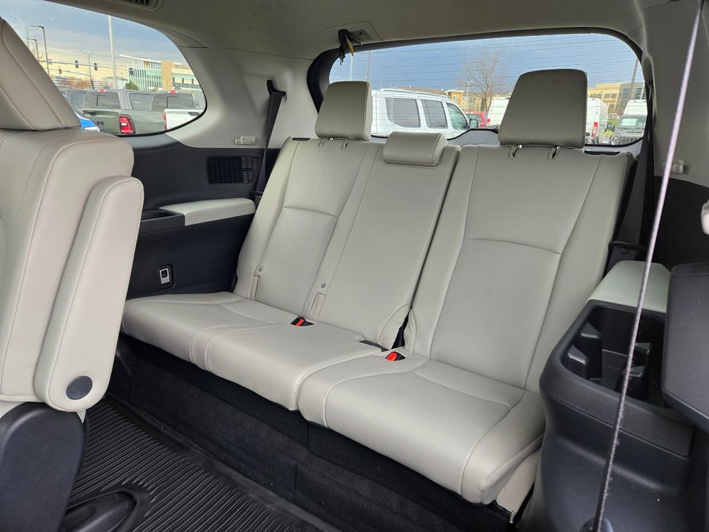 Used 2024 Toyota Grand Highlander XLE image 31