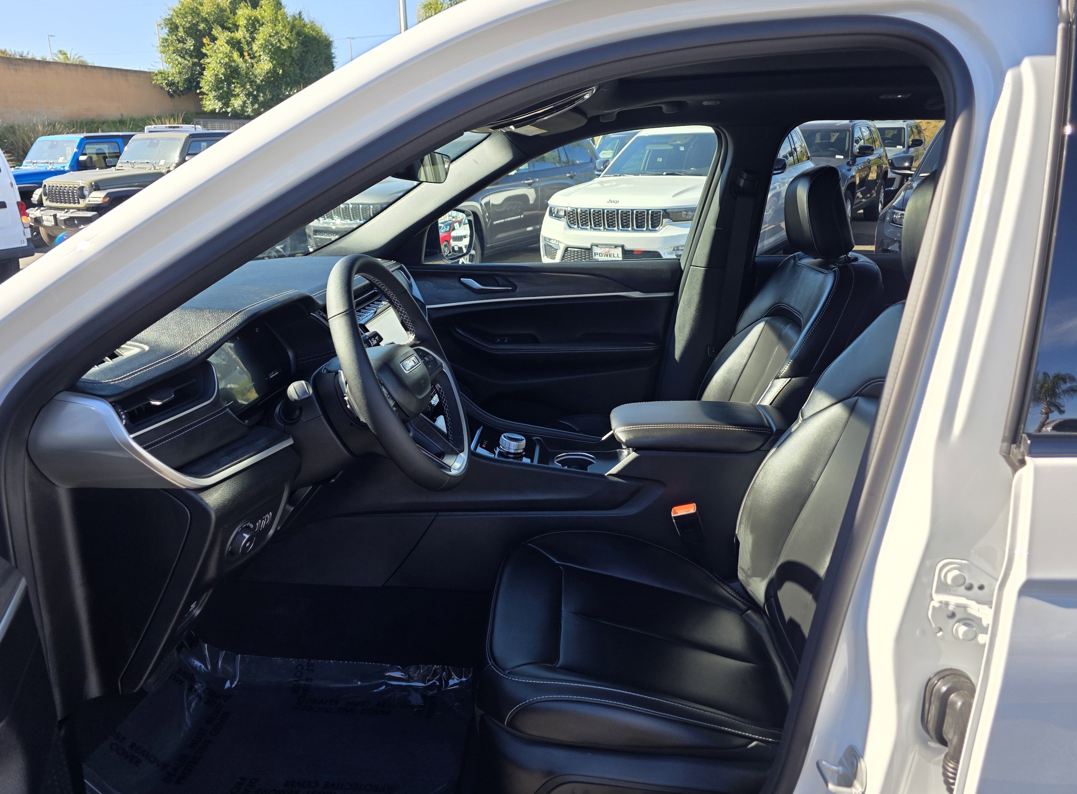 New 2025 Jeep Grand Cherokee Limited image 12