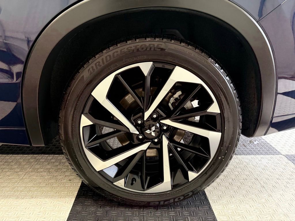 Used 2024 Mitsubishi Outlander SEL Black Edition image 13