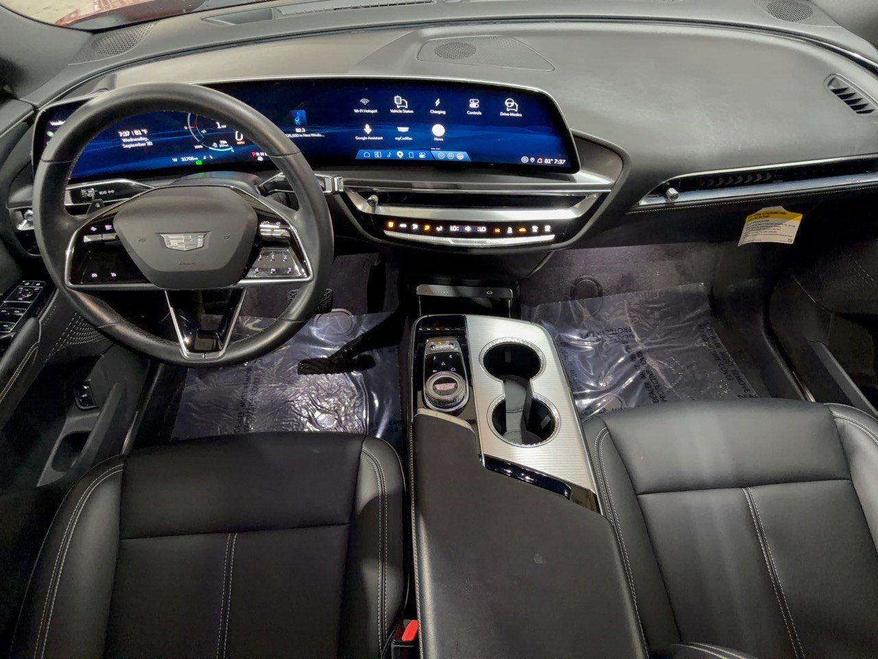 Certified 2024 Cadillac Lyriq Tech w/ Driver Assist Package RWD image 17