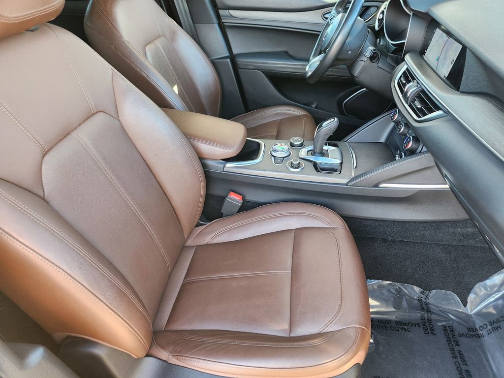 Used 2022 Alfa Romeo Stelvio Ti image 19