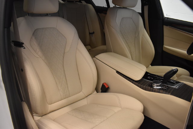 Used 2023 BMW 530i xDrive w/ Premium Package AWD/4WD image 6
