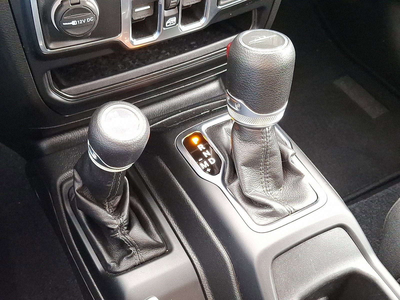 Used 2022 Jeep Gladiator Willys image 16