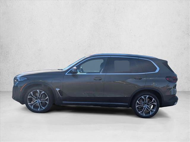 New 2026 BMW X5 xDrive50e w/ Premium Package AWD/4WD image 6