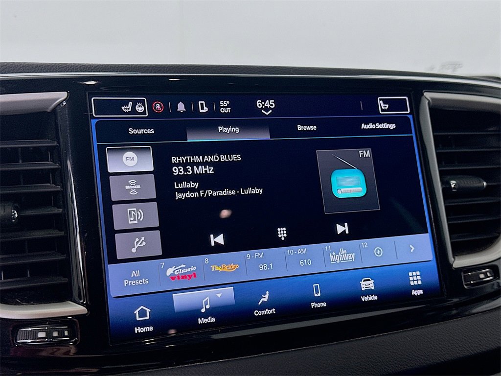 Used 2022 Chrysler Pacifica Touring-L image 30