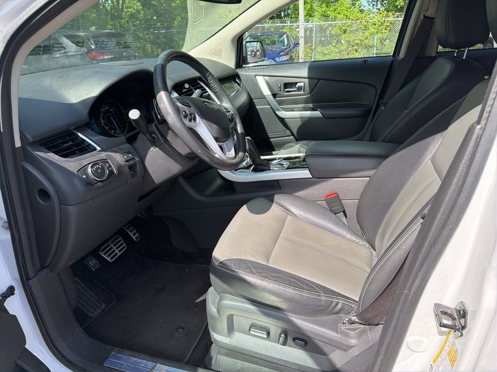 Used 2014 Ford Edge Sport w/ Driver Entry Package FWD image 5