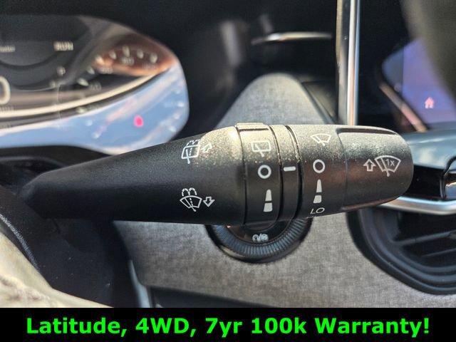 Used 2024 Jeep Compass Latitude image 28