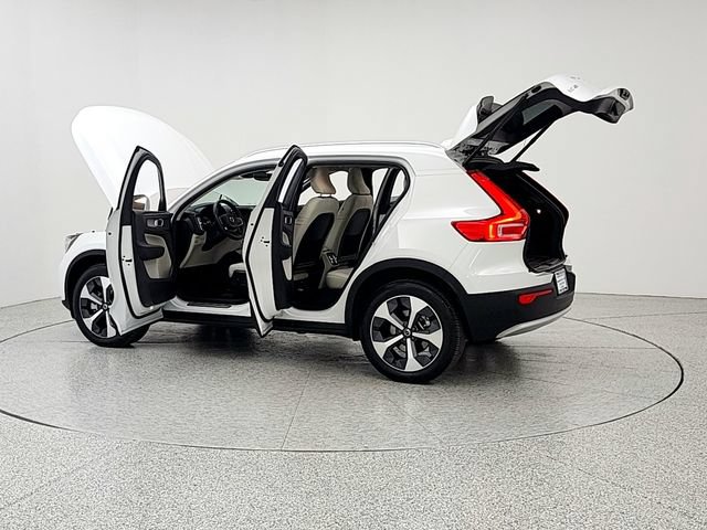 Certified 2023 Volvo XC40 B5 Plus w/ Protection Package Premier AWD/4WD image 12