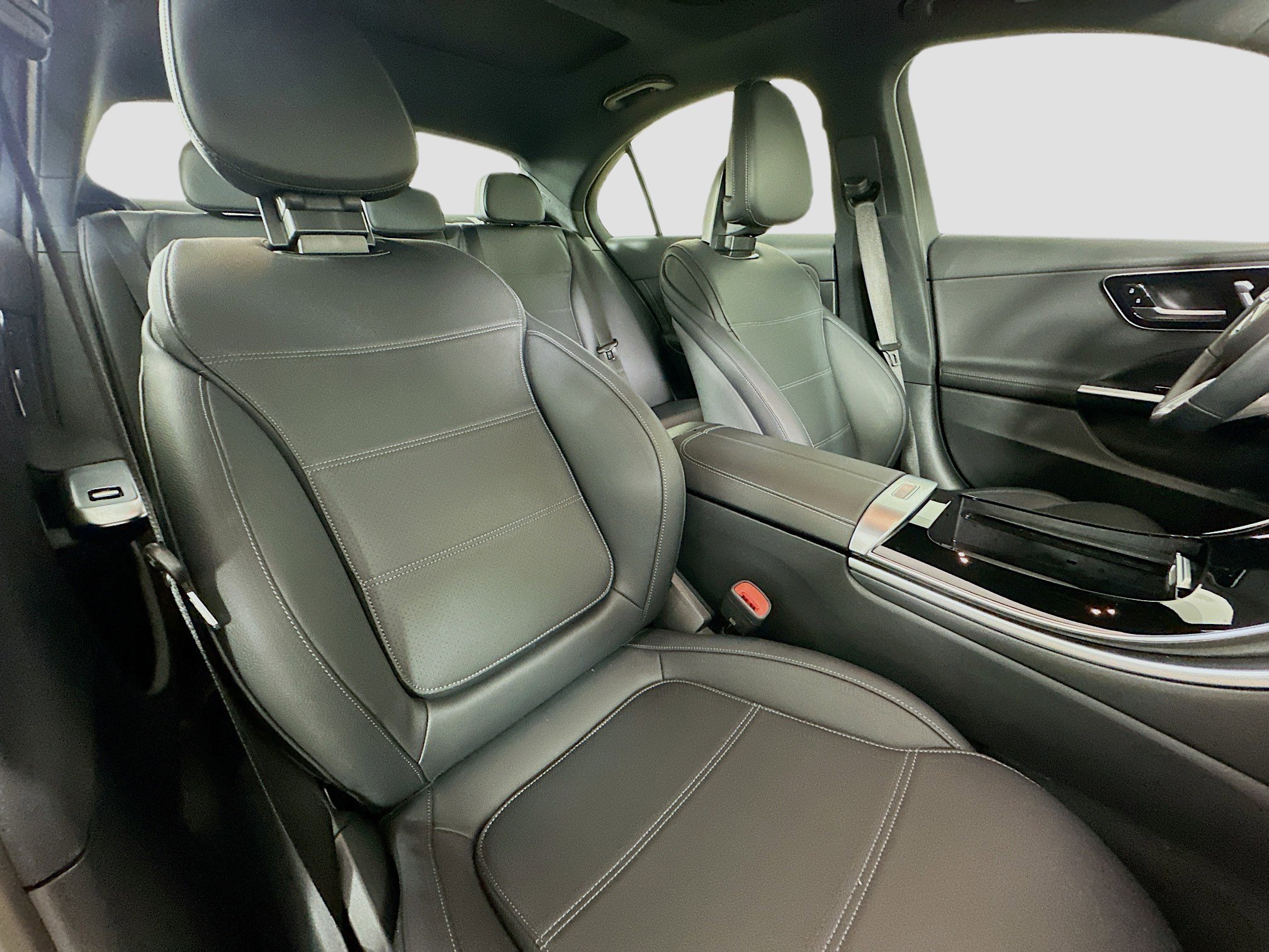 Certified 2025 Mercedes-Benz C 300 4MATIC Sedan image 37