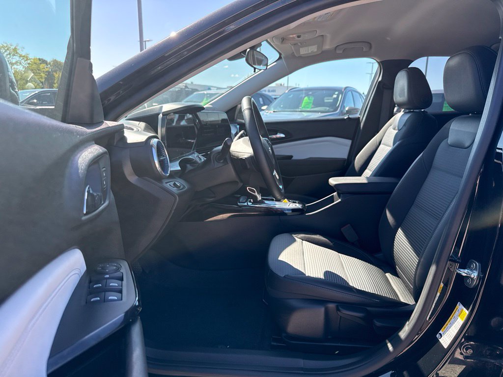 Certified 2024 Chevrolet Trax LT w/ Driver Confidence Package FWD image 6