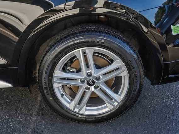 Used 2023 Audi Q5 e Premium Plus w/ Premium Plus Package image 12