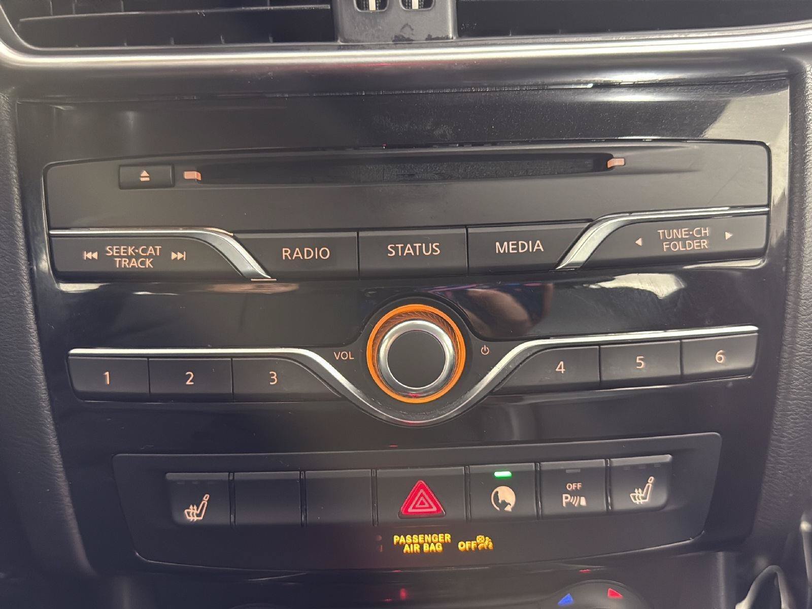 Used 2018 INFINITI QX30 Premium w/ Navigation Package AWD/4WD image 18
