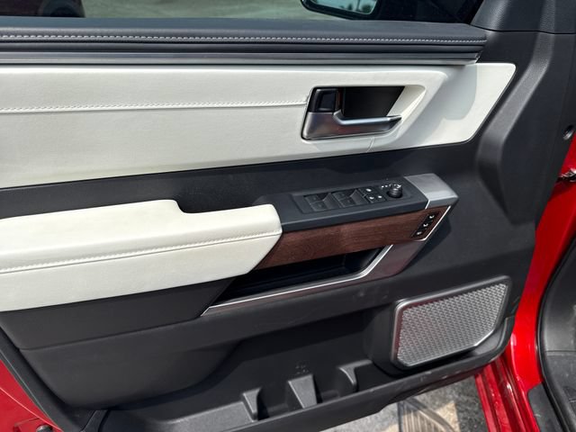 Used 2024 Toyota Sequoia Capstone RWD image 10