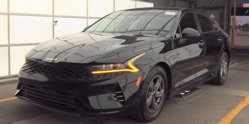 Used 2023 Kia K5 LXS image 1
