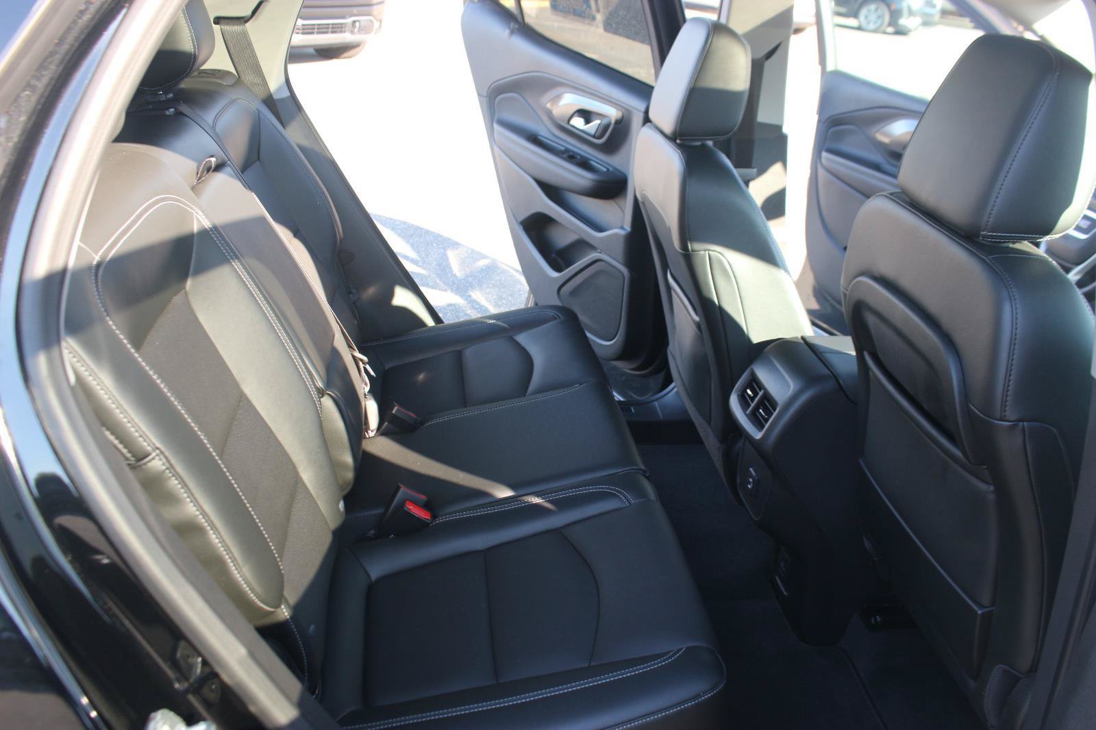 Used 2022 GMC Terrain SLT w/ Infotainment Package II FWD image 38