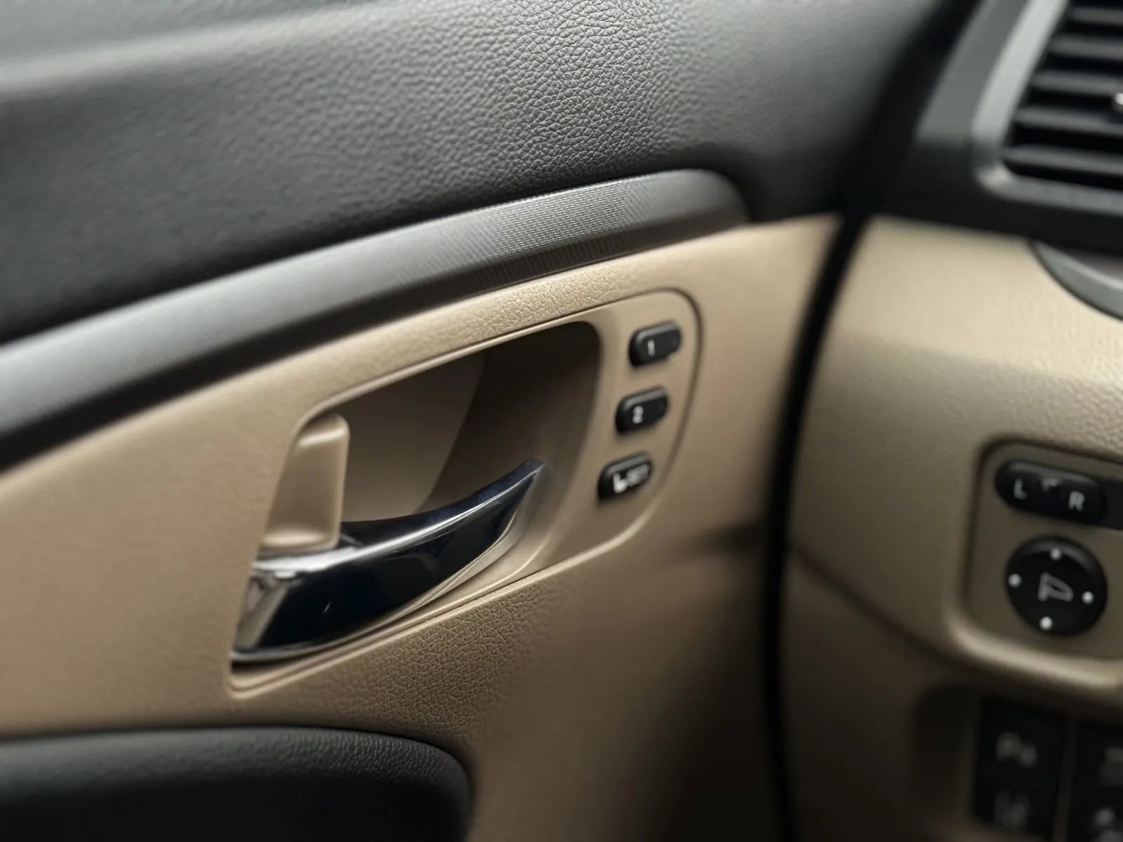 Used 2023 Honda Ridgeline RTL-E image 26