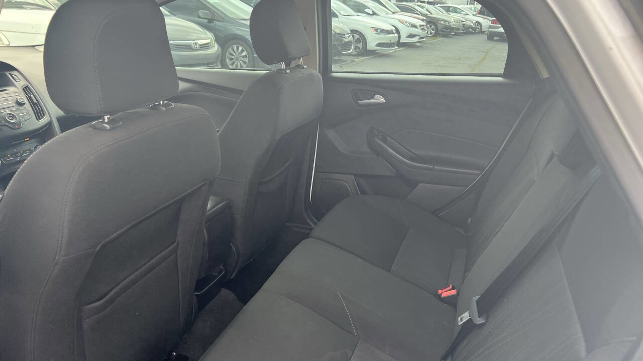 Used 2017 Ford Focus SE image 14