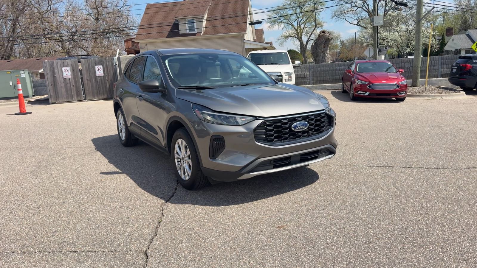 Used 2023 Ford Escape Active AWD/4WD image 2