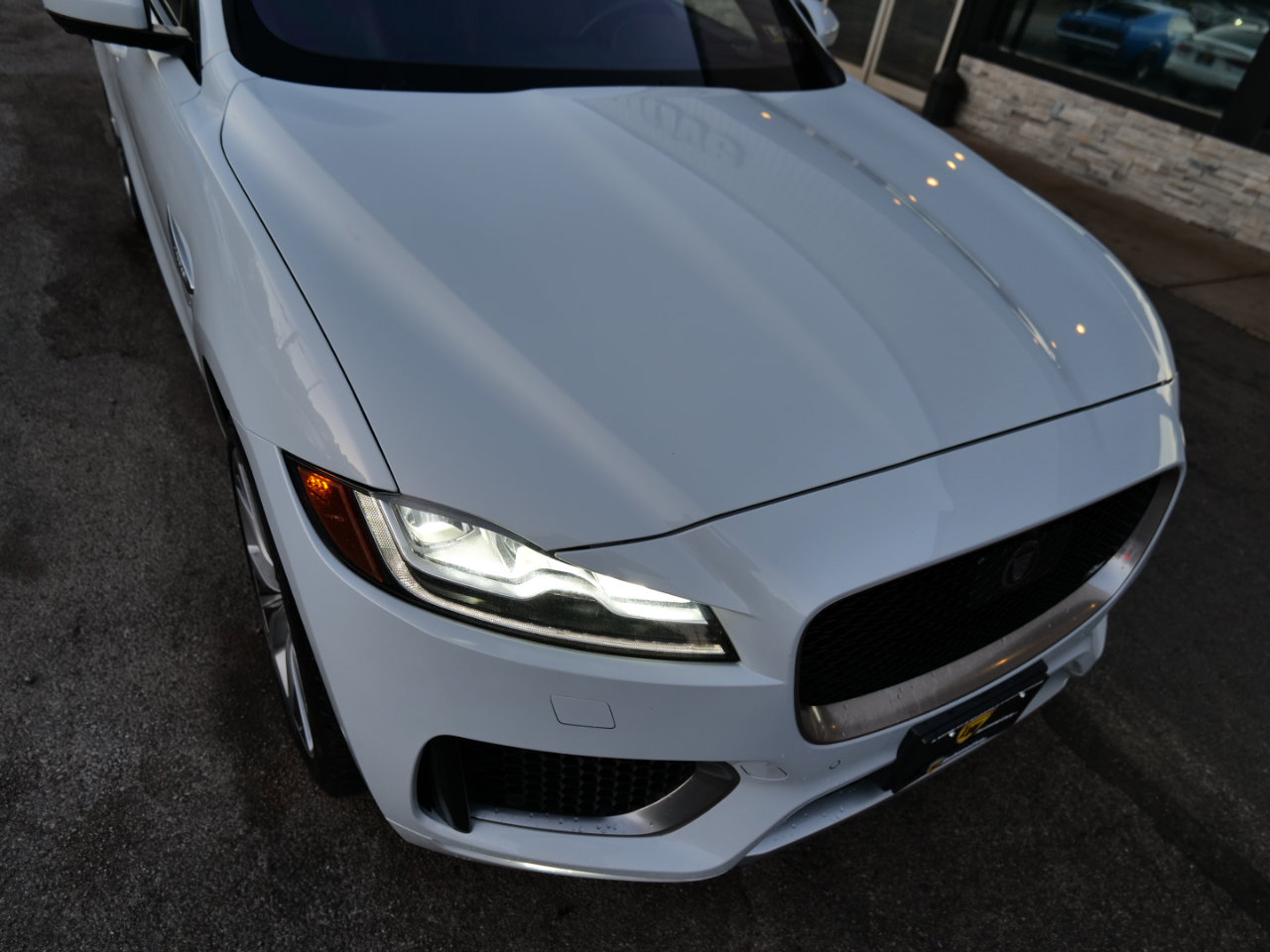 Used 2019 Jaguar F-PACE S image 79