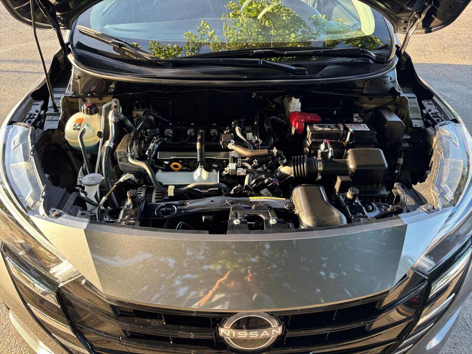 Used 2025 Nissan Versa SV image 30