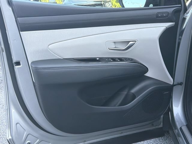 Certified 2025 Hyundai Tucson Limited AWD/4WD image 12