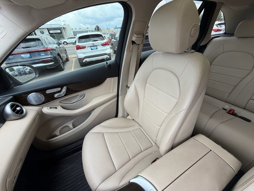 Used 2016 Mercedes-Benz GLC 300 4MATIC image 22
