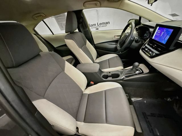 Used 2025 Toyota Corolla LE w/ LE Premium Package FWD image 26