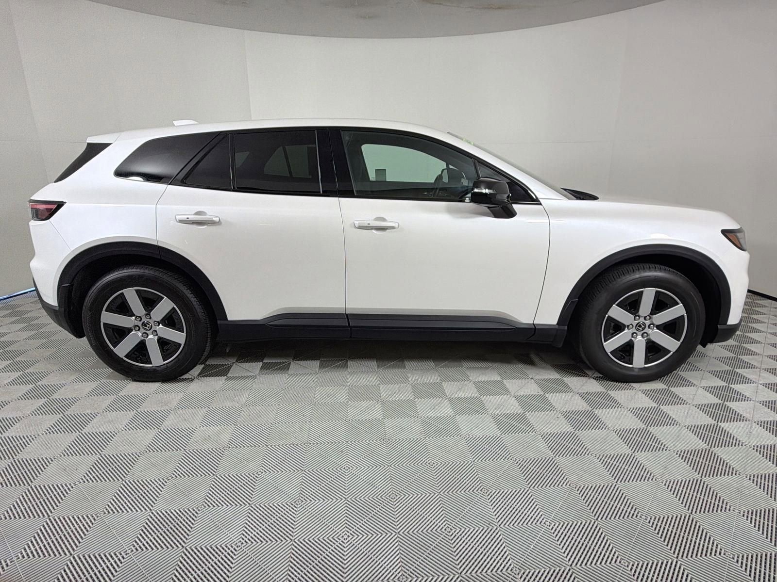 Used 2024 Honda Prologue EX image 6