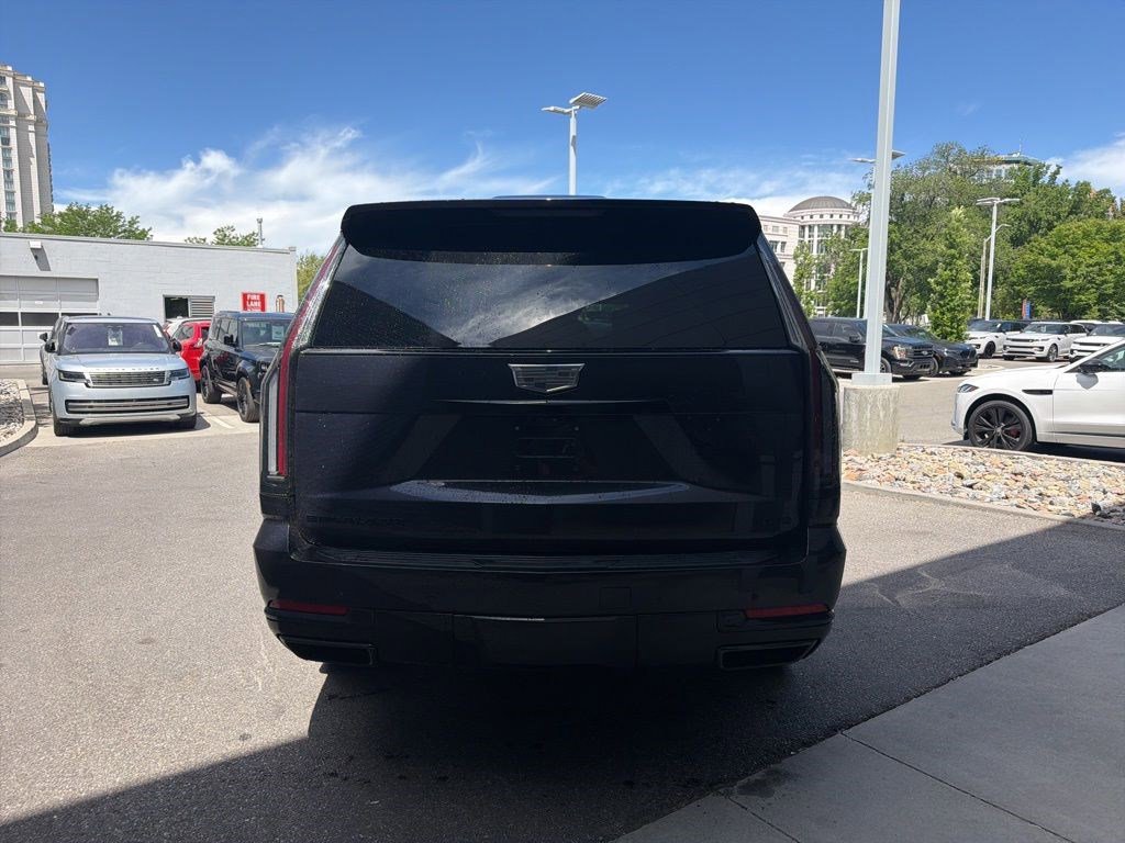 Used 2025 Cadillac Escalade Sport Platinum w/ LPO, ONYX Package AWD/4WD image 6