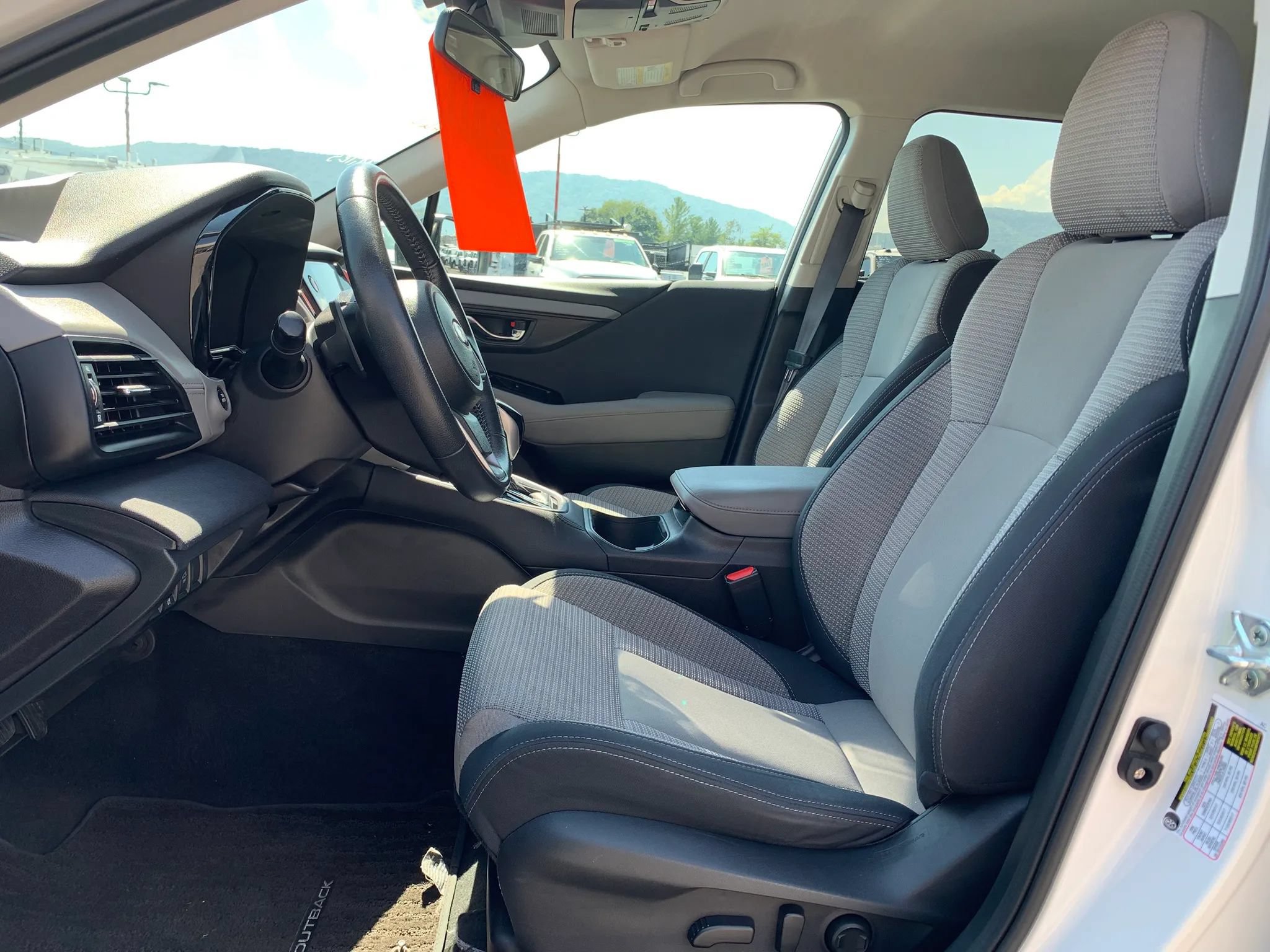 Used 2023 Subaru Outback Premium AWD/4WD image 9