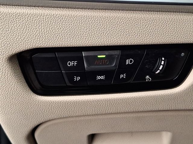 Used 2019 BMW 330i xDrive Sedan w/ Convenience Package image 36