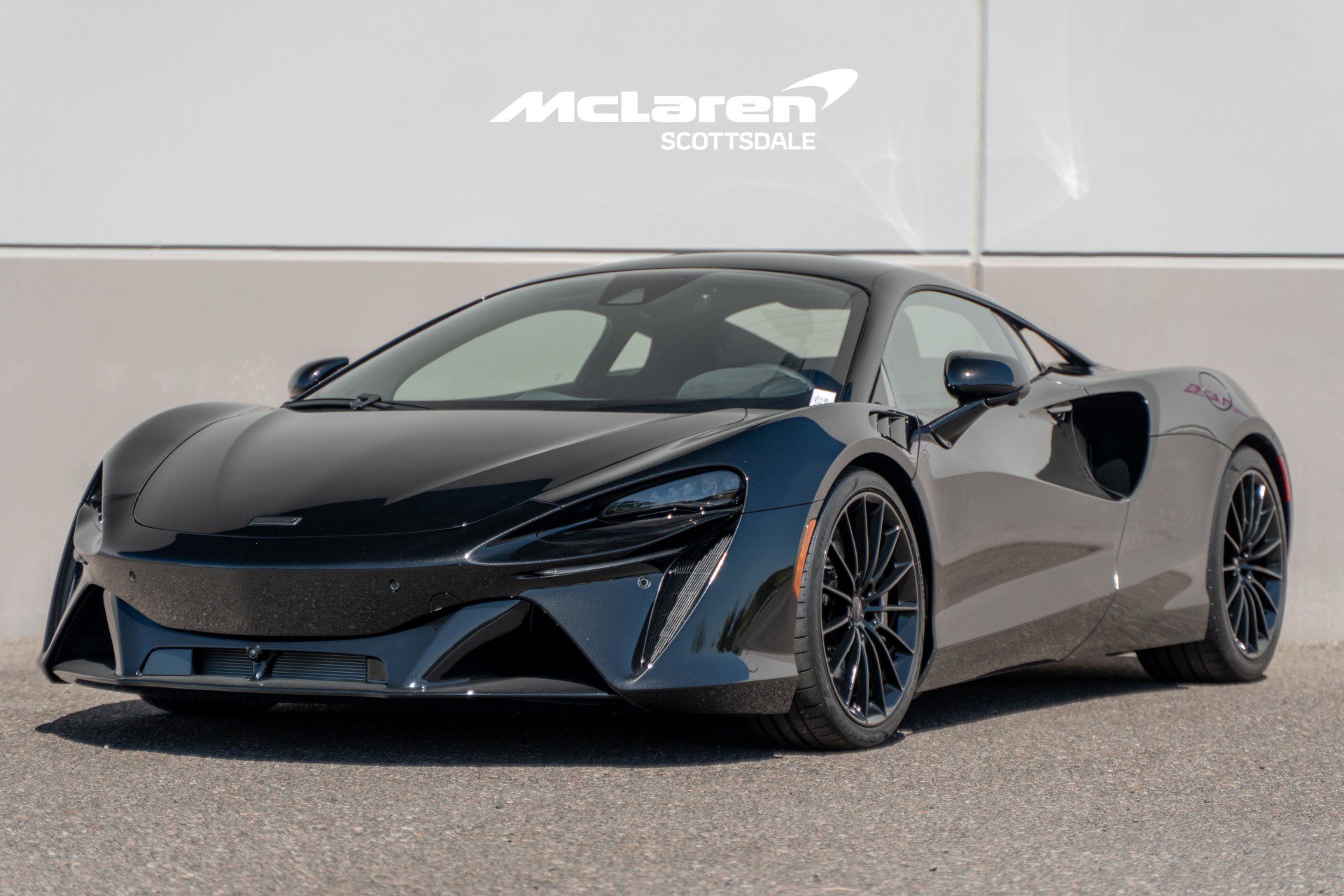New 2026 McLaren Artura image 3