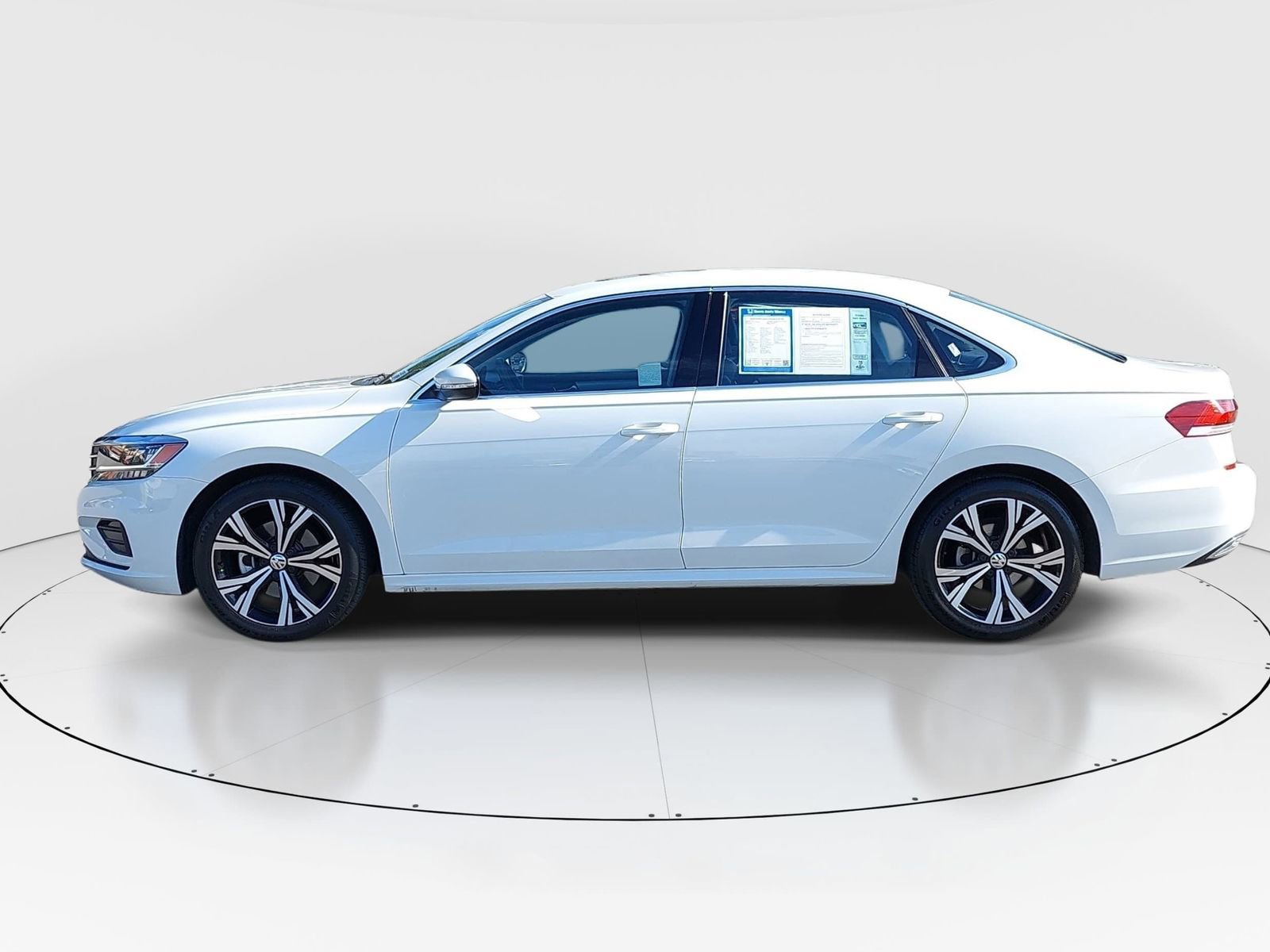 Used 2022 Volkswagen Passat 2.0T SE image 8