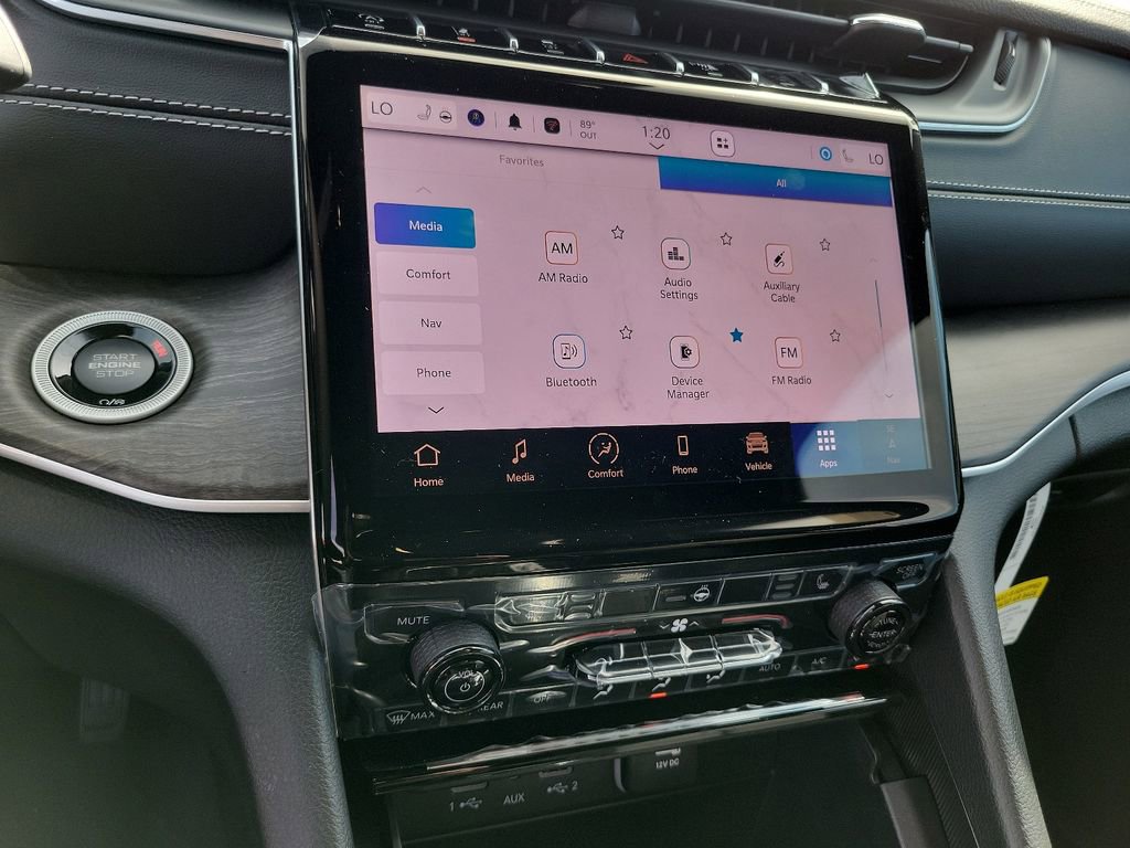 New 2025 Jeep Grand Cherokee Limited w/ Black Appearance Package image 6