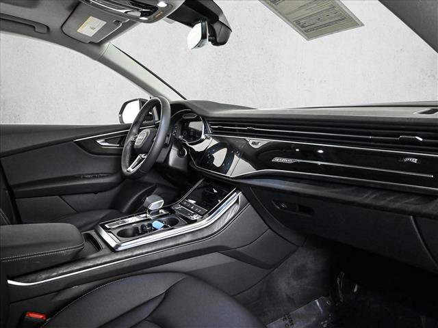 Used 2023 Audi Q8 Premium image 23