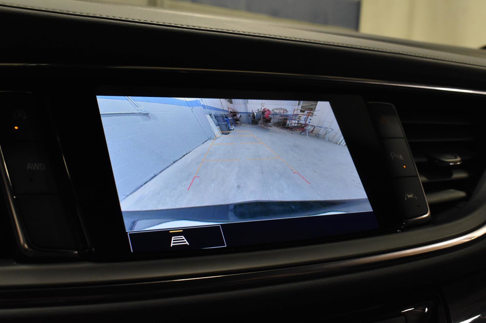 Used 2023 Buick Enclave Essence image 31